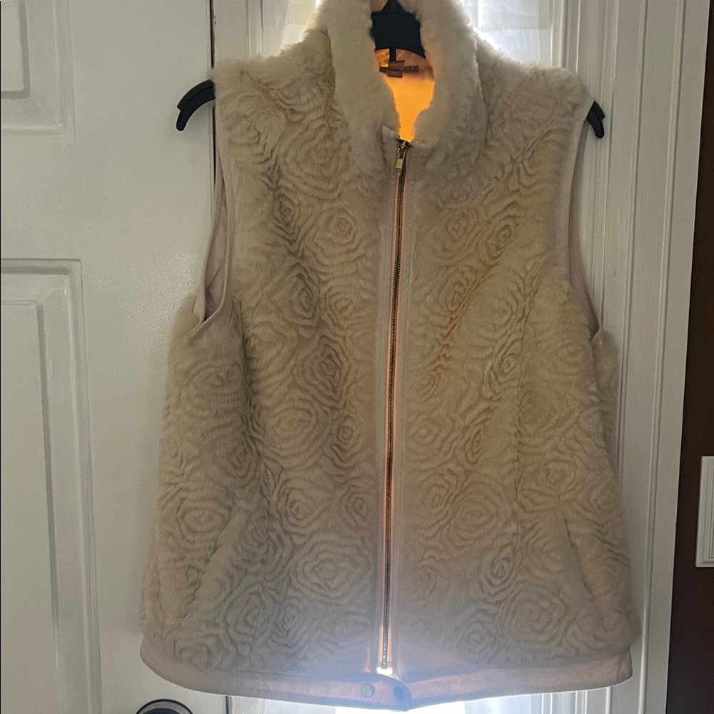 Roz & Ali Beige Faux Fur Vest